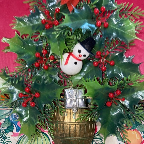 Vintage Christmas lot very adorable pixie Flock Santa vintage plastic Holly Berr - Picture 9 of 12